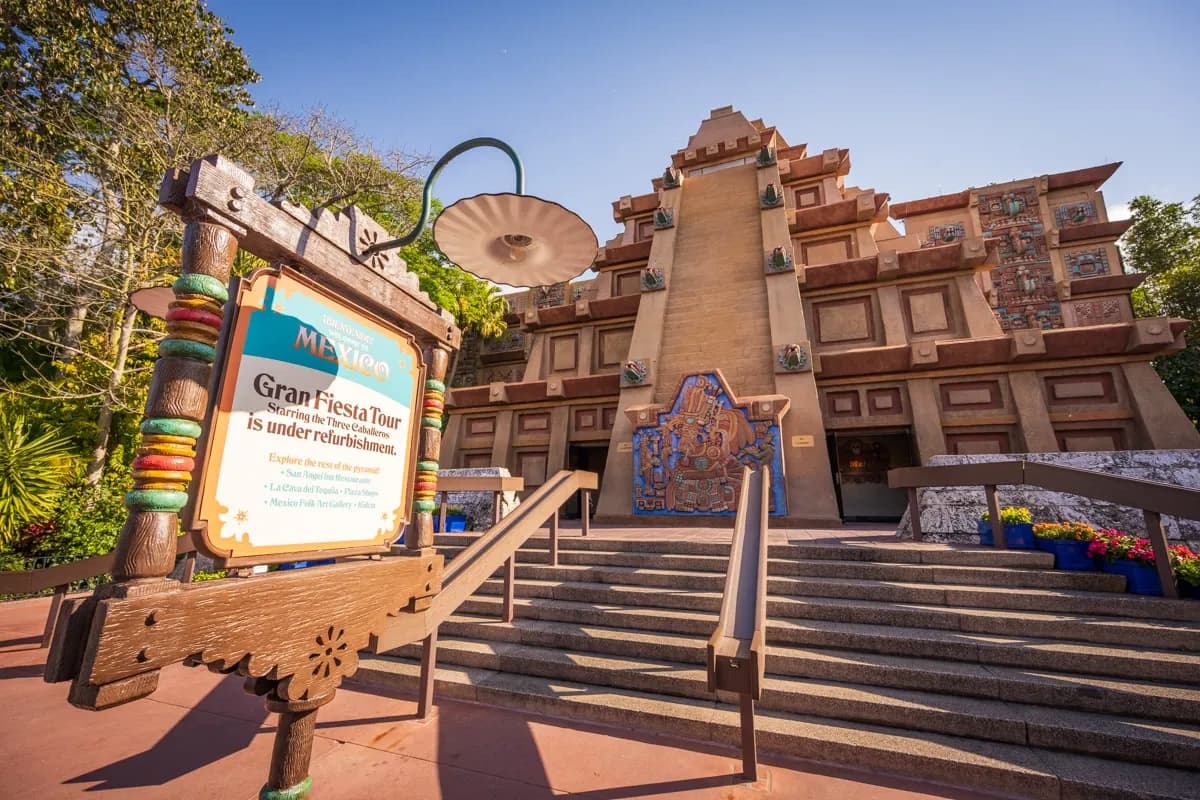 Gran Fiesta Tour Starring The Three Caballeros