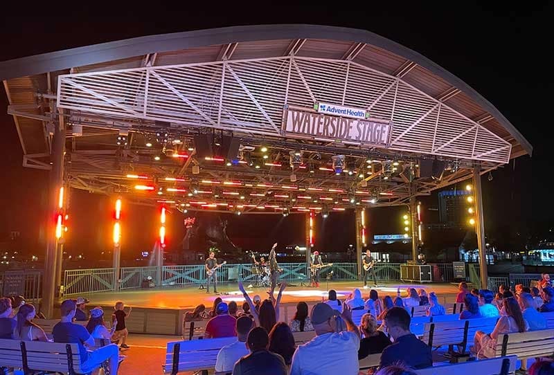 Música en Vivo y 'Springs in Motion'